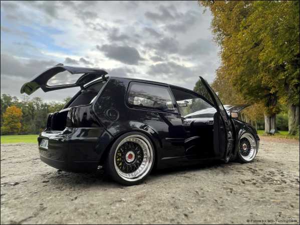 1:18 VW GOLF 4 IV MK4 GTI 1998 schwarz - Diecast Tuning inkl.BBS + OVP